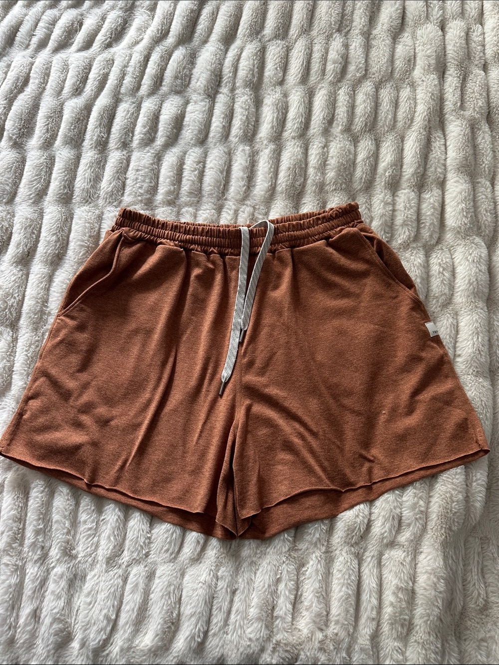 Women’s Vuori Halo Rust Brown Athletic Lounge Shorts with Drawstring Small